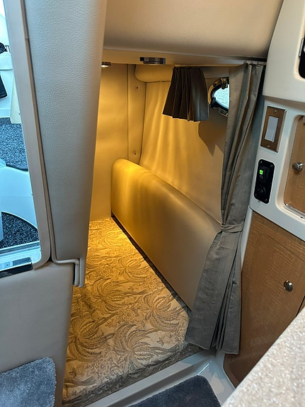 Chaparral 276 Signature 9 of 18