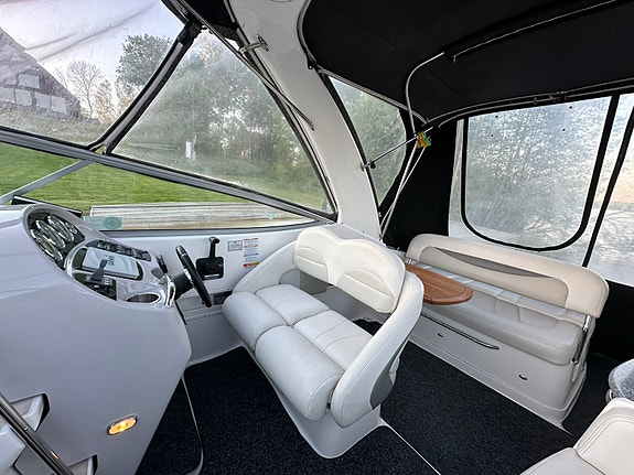 Chaparral 276 Signature 11 of 18