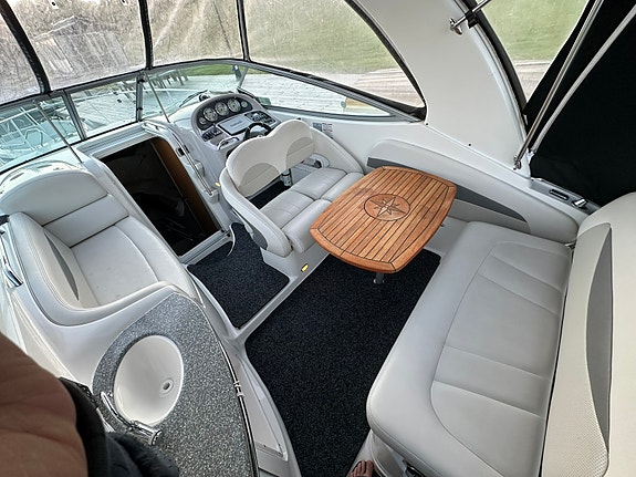 Chaparral 276 Signature 14 of 18