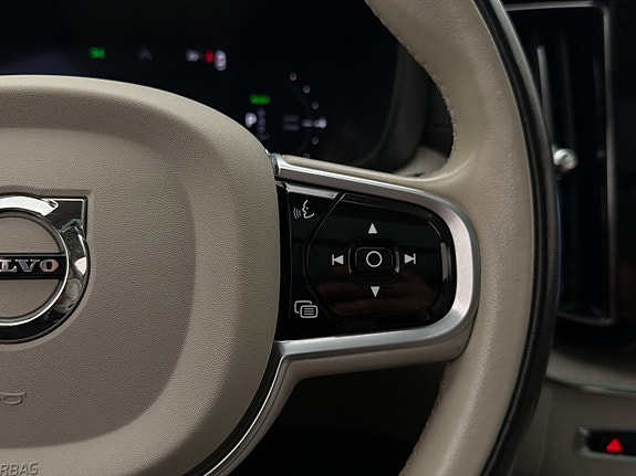 Volvo XC60 19 of 30