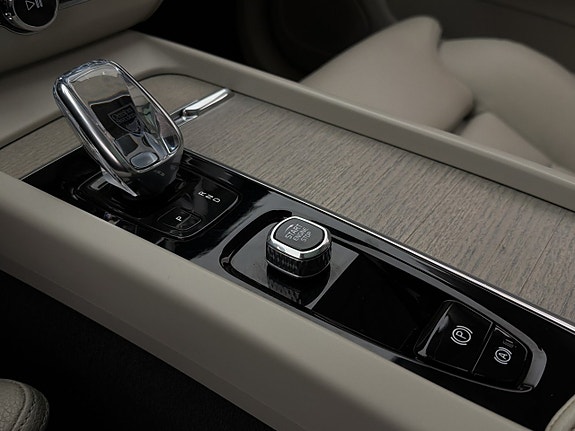 Volvo XC60 30 of 30