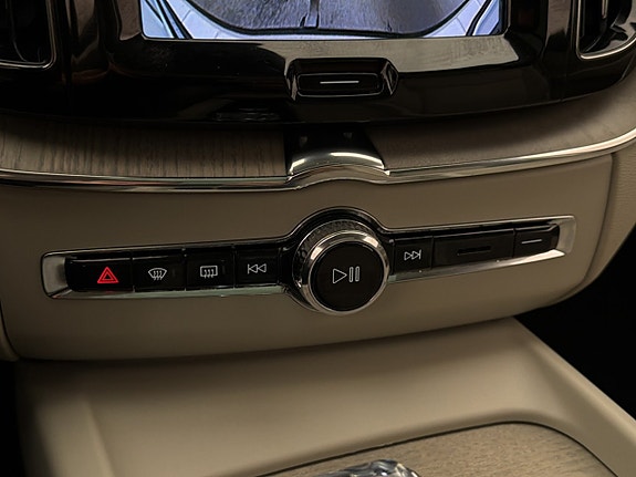 Volvo XC60 29 of 30