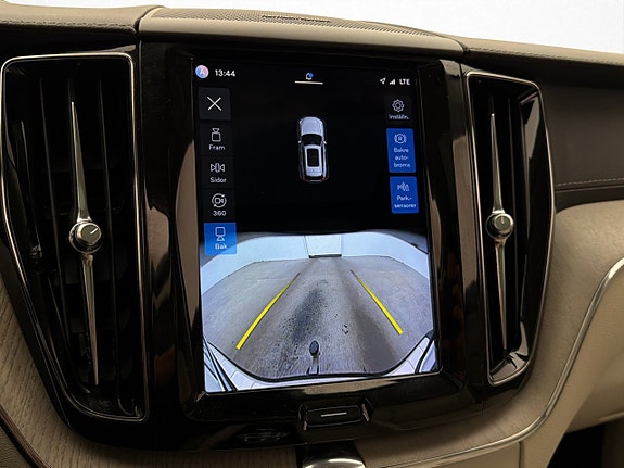 Volvo XC60 23 of 30