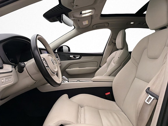 Volvo XC60 11 of 30