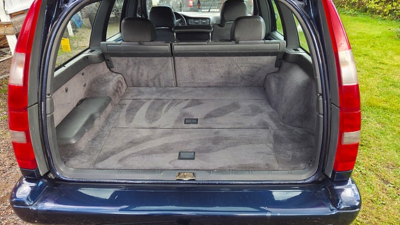 Volvo V70 7 of 11