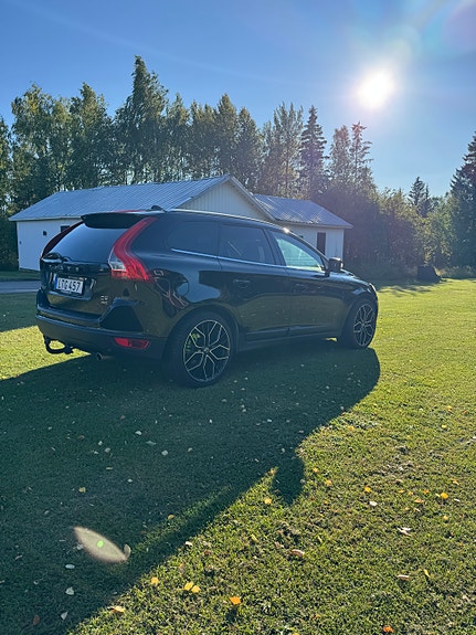 Volvo XC60 3 of 8