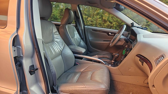 Volvo XC70 8 of 20