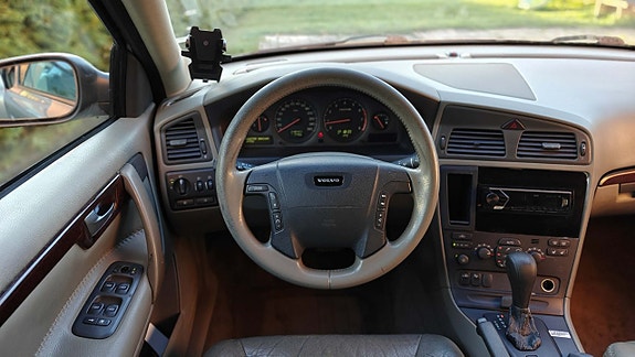 Volvo XC70 7 of 20