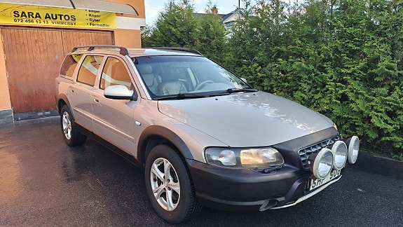 Volvo XC70 11 of 20