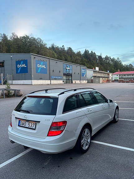 Mercedes-Benz C220 5 of 5