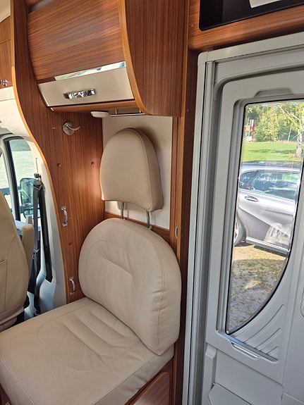 Adria Coral S 670 SL 14 of 22