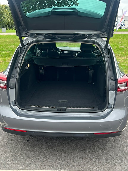 Opel Insignia 3 of 7