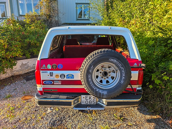 Ford Bronco 2 of 9