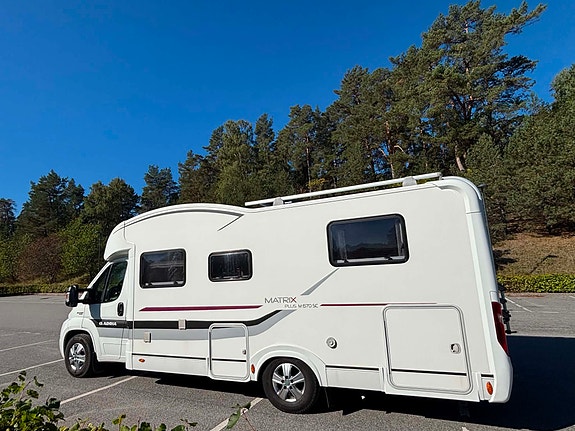 Adria Matrix M 670 SC 2 of 14