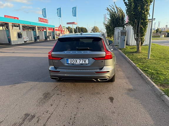 Volvo V60 Cross Country 4 of 7