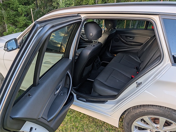 BMW 320d 9 of 13