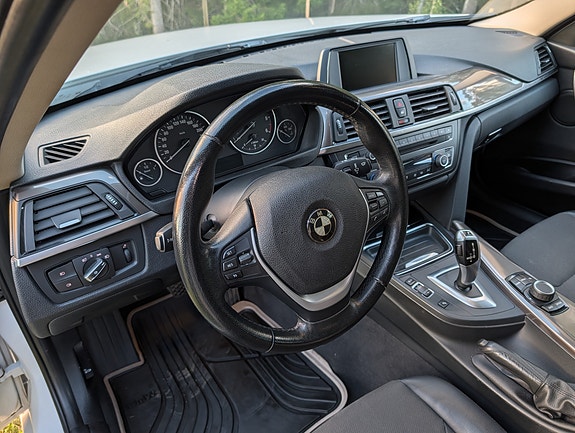 BMW 320d 8 of 13