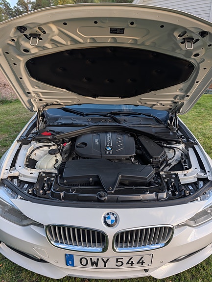 BMW 320d 10 of 13