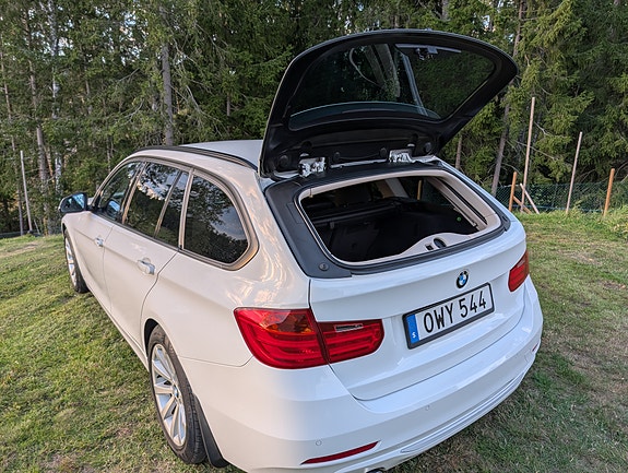 BMW 320d 5 of 13