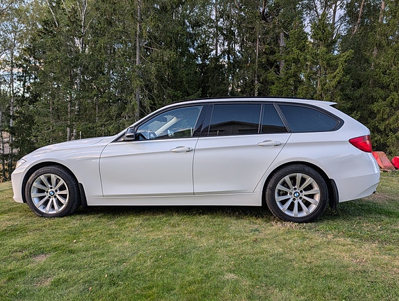 BMW 320d 2 of 13