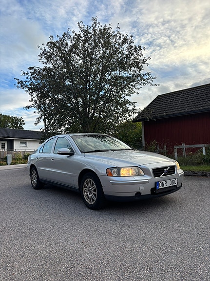 Volvo S60 2 of 14