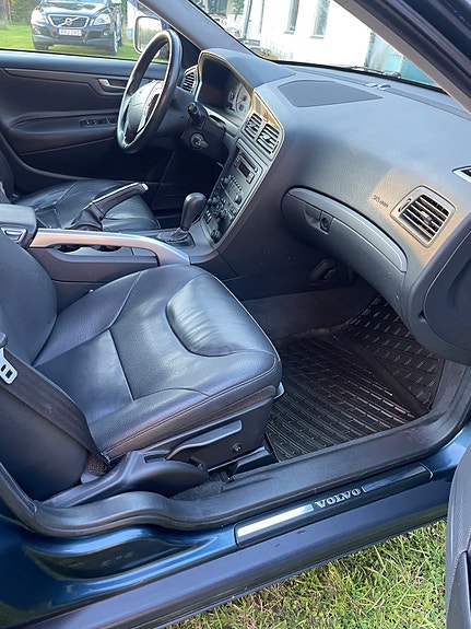 Volvo XC70 4 of 10