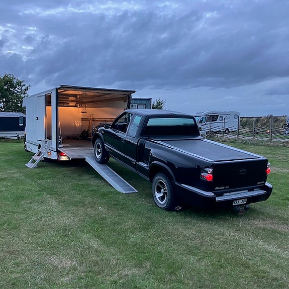 Ford F-450 4 of 12