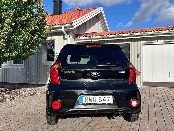 Kia Picanto 7 of 16