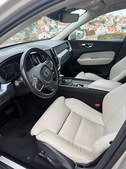 Volvo XC60 6 of 9