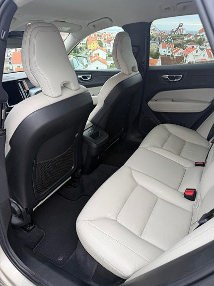 Volvo XC60 7 of 9