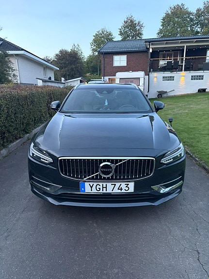 Volvo V90 2 of 7