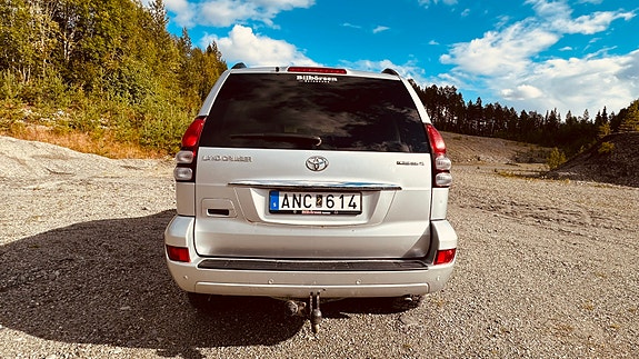Toyota Land Cruiser 9 of 9