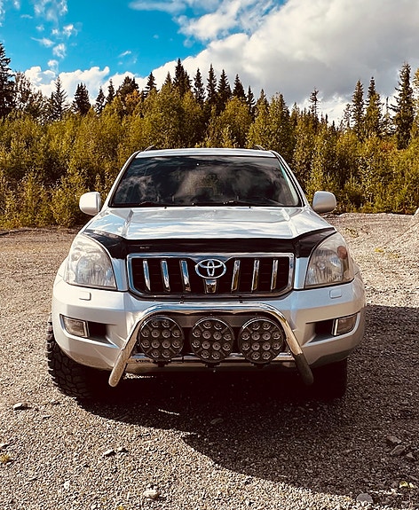 Toyota Land Cruiser 2 of 9