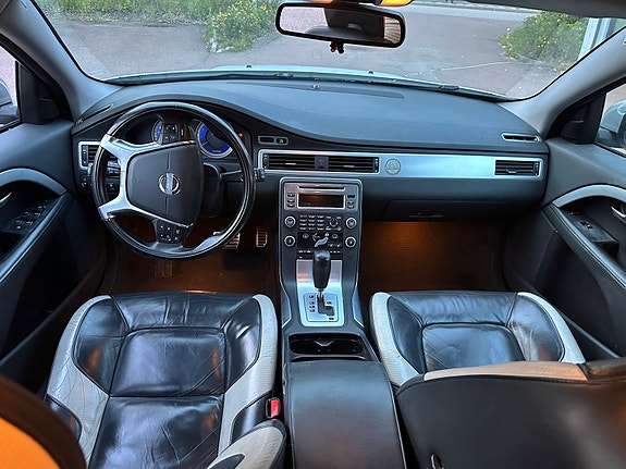 Volvo V70 4 of 9