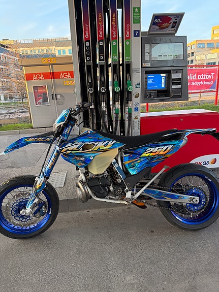 Husqvarna TE 250 3 of 6