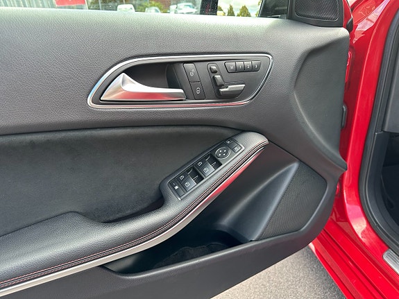 Mercedes-Benz A250 19 of 25