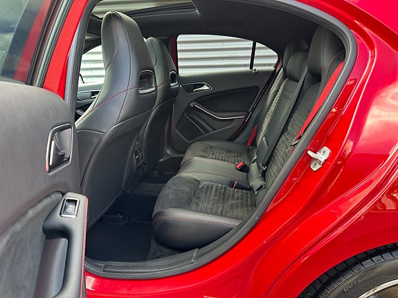 Mercedes-Benz A250 22 of 25