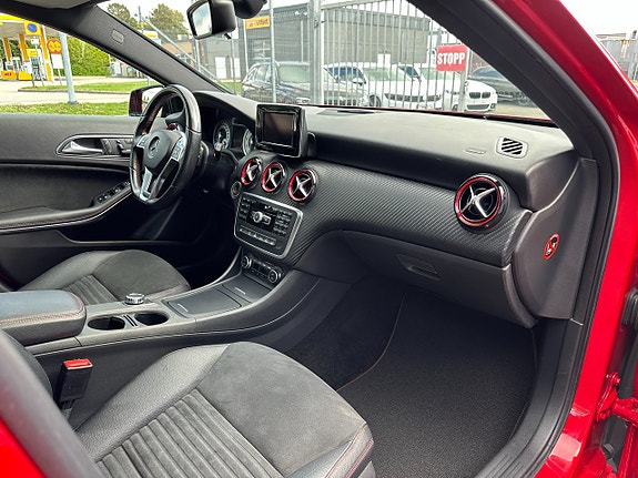 Mercedes-Benz A250 10 of 25