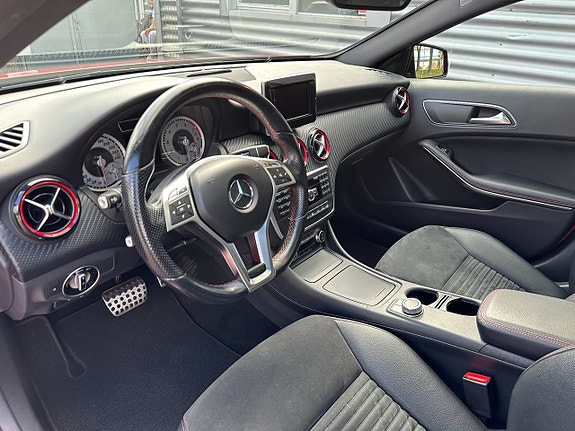 Mercedes-Benz A250 16 of 25