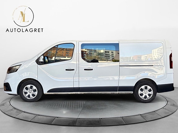 Renault Trafic 2 of 17