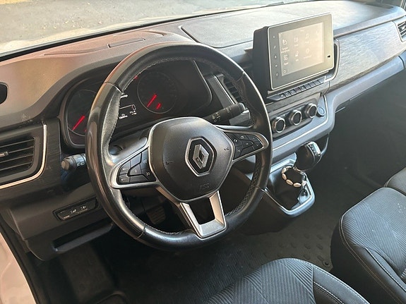 Renault Trafic 15 of 17