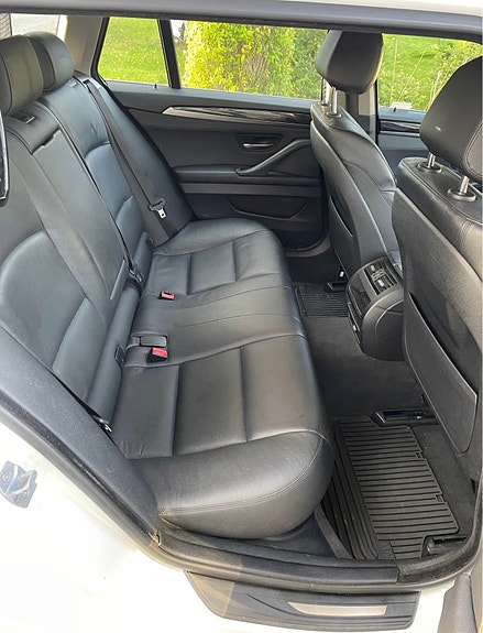 BMW 520d 4 of 5