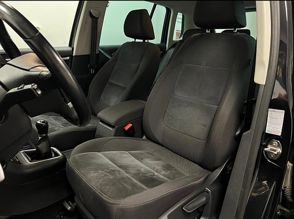 Volkswagen Tiguan 12 of 28