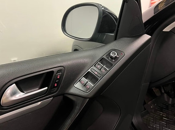 Volkswagen Tiguan 10 of 28