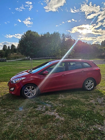 Hyundai i30 2 of 8