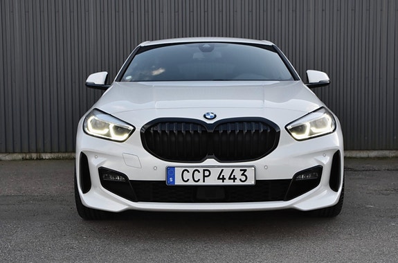 BMW 118i 5 of 7