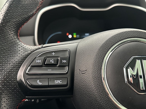 MG ZS 21 of 30