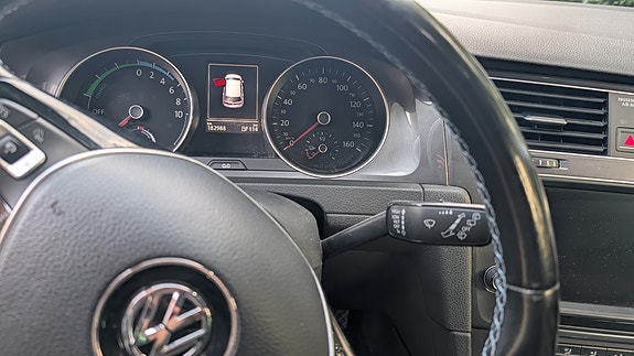 Volkswagen Golf VII 7 of 9