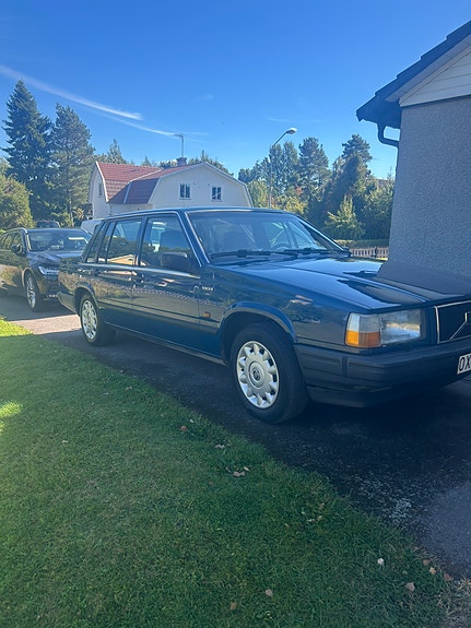 Volvo 740 2 of 8