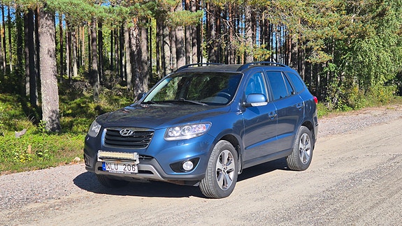 Hyundai Santa Fe 2 of 11